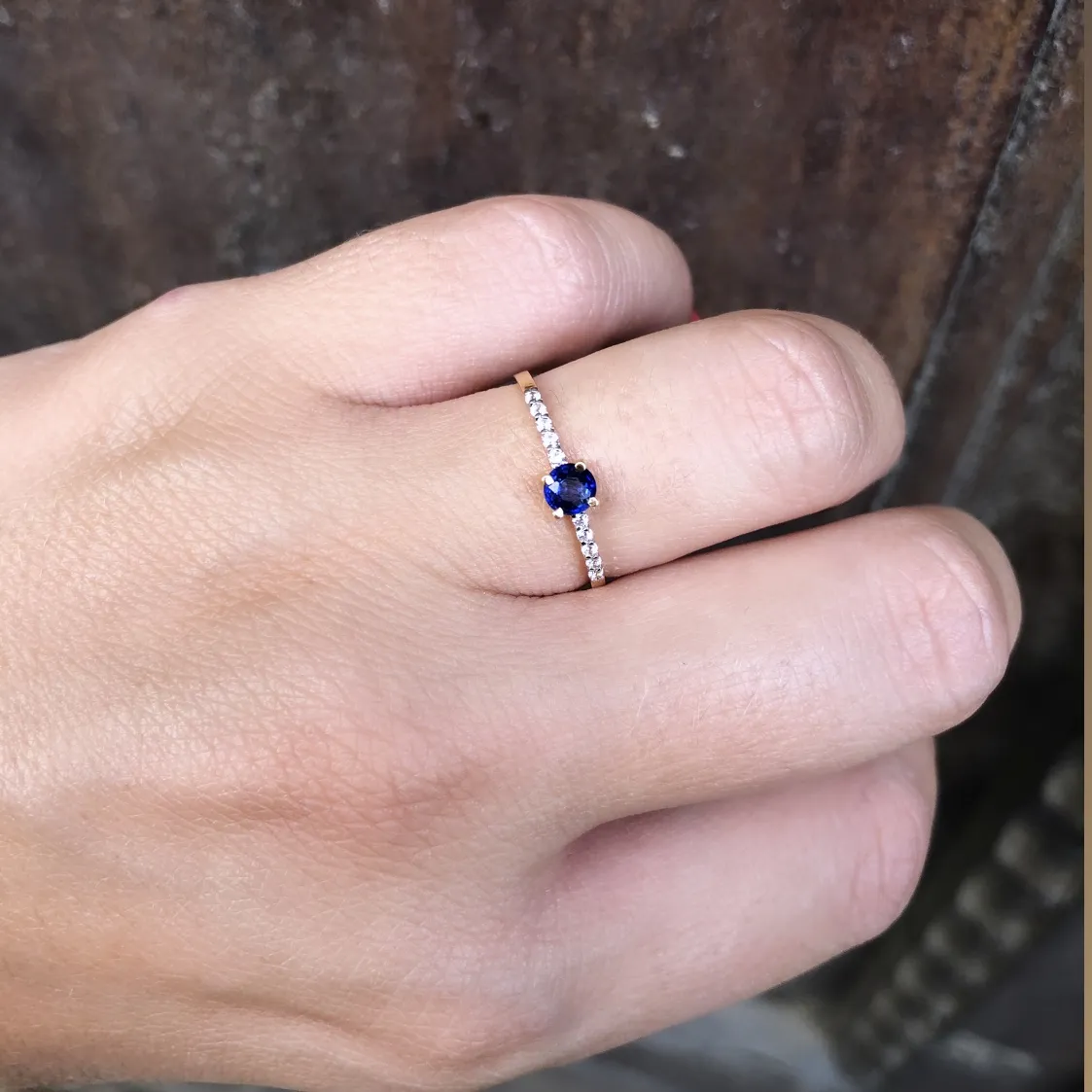 18k Gold Ring with Sapphire and Cubic Zirconia