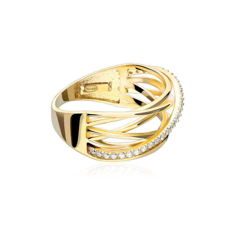 18k Gold Ring with Zirconias Link