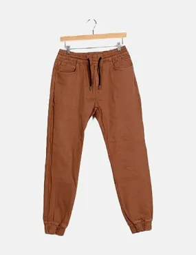 Brown Bershka jogger pants.