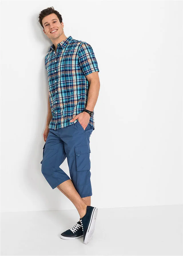 Comfortable fit short-sleeve thousand stripes blue checkered shirt.