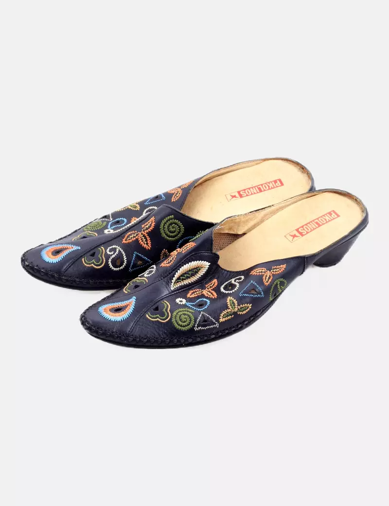 Pikolinos embroidered multicolor clog