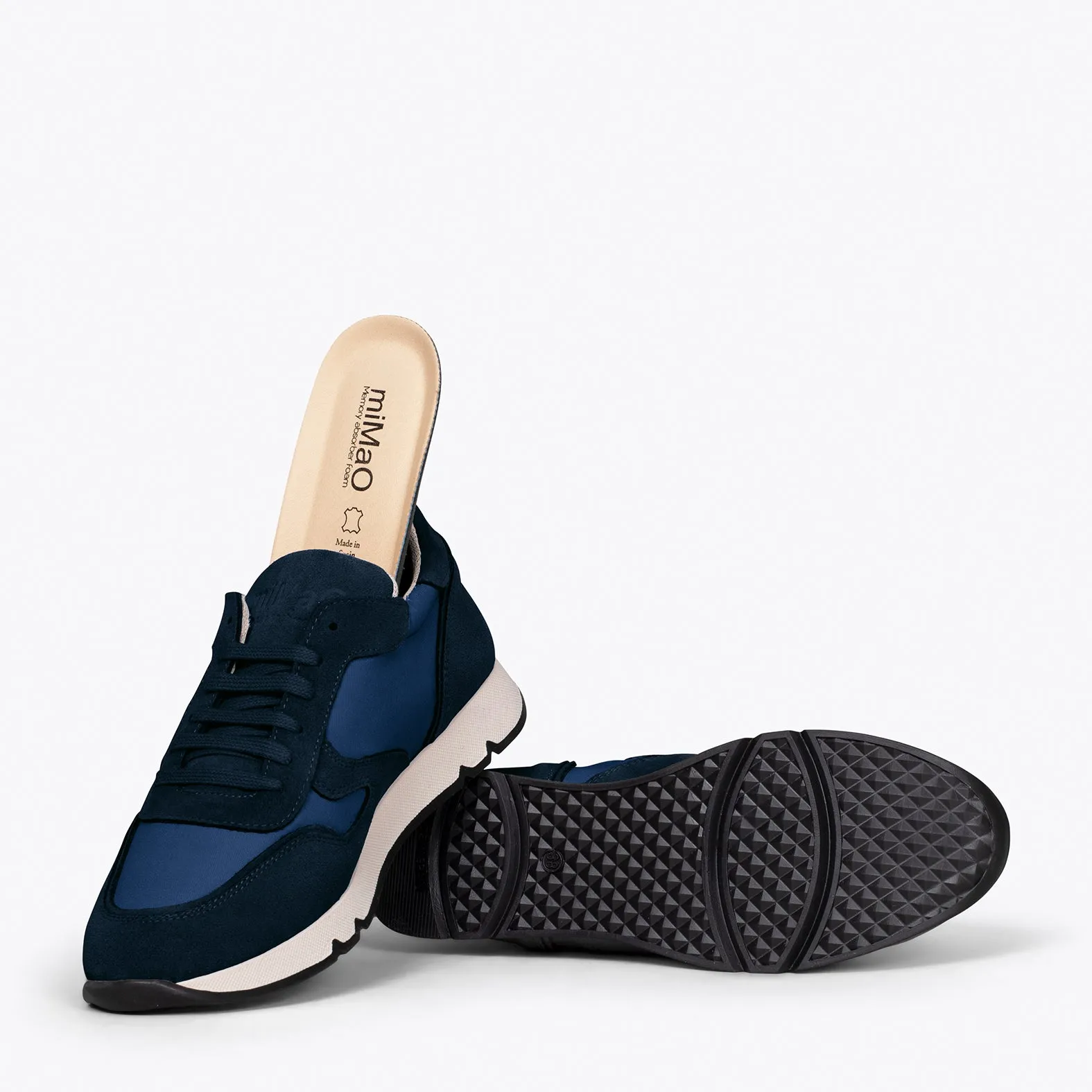 WOMEN'S SPORTS SHOES NAVY